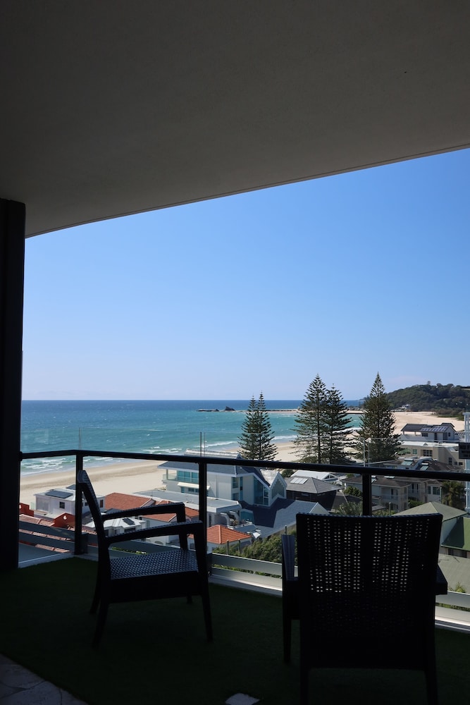 Luxury Palm Beach 1 BDR in The Village