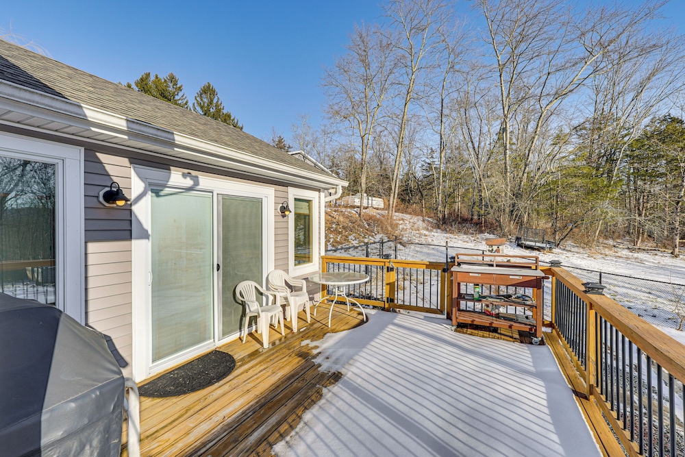 Hudson Valley Retreat w/ Pool Near Greenwood Lake
