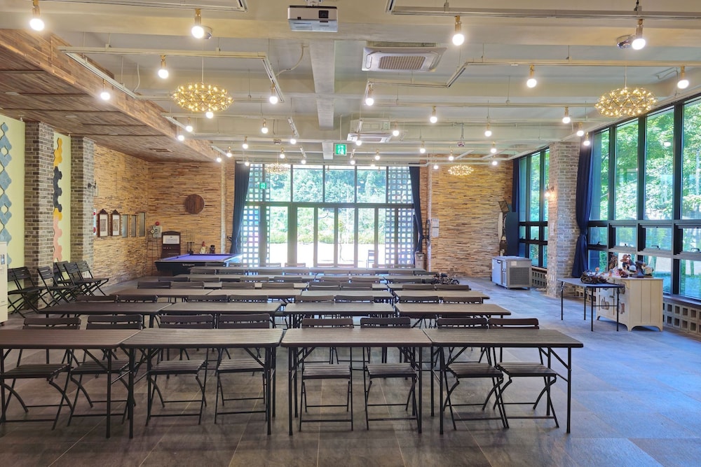 meeting & event spaces