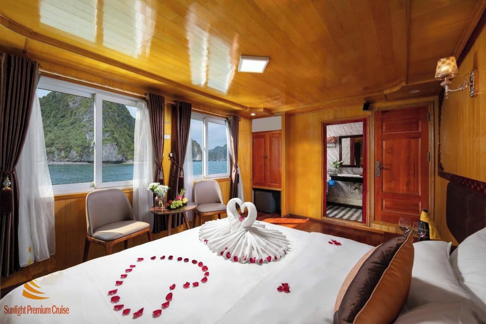Halong Sunlight Premium Cruise