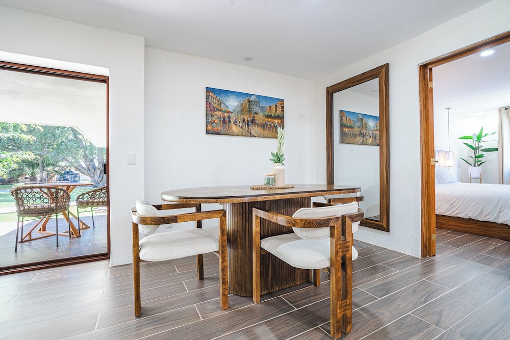 Luxury Bungalow Lake view Cajititlan
