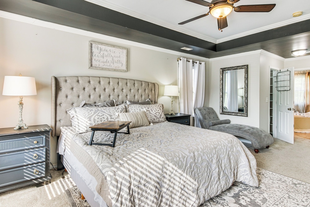 Patio, Deck & Grill: Charlotte Area Group Getaway!