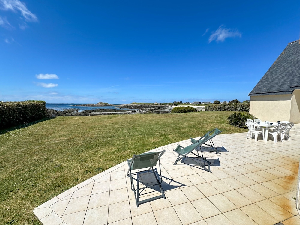 House in Ploudalmezeau With Beach Access