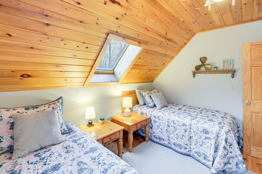 Hot Tub & Boat Dock: Waterfront Maine Retreat!