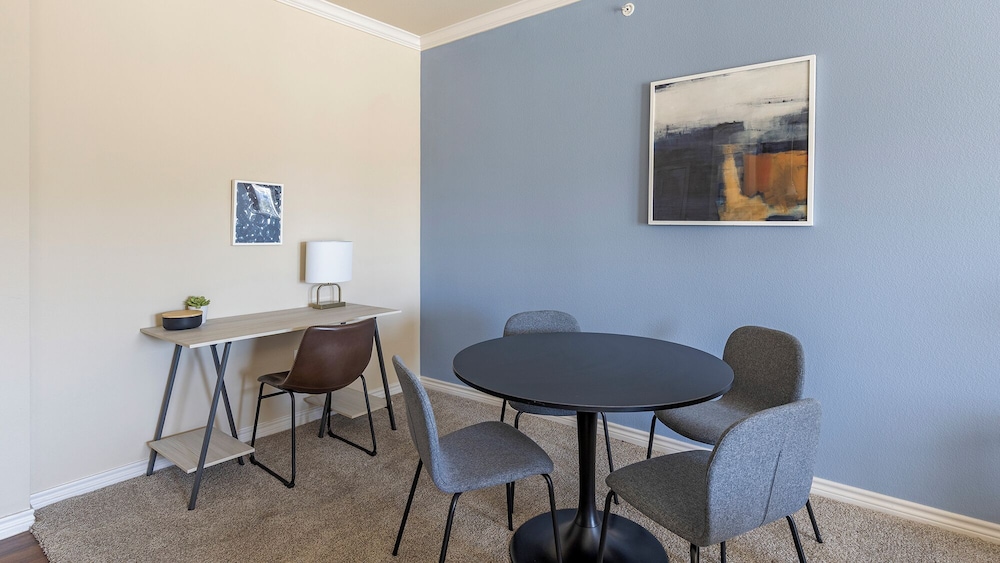 Landing Furnished Apartments near East Arlington