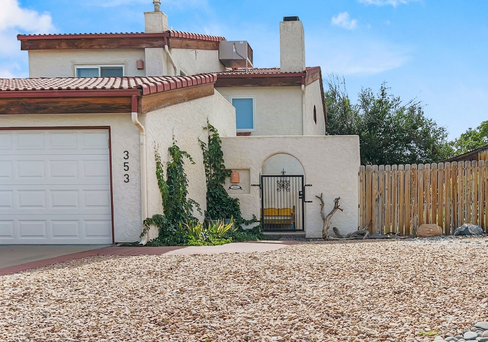 Fairway Desert Vista-valley Views Next To Golf 3 Bedroom Home