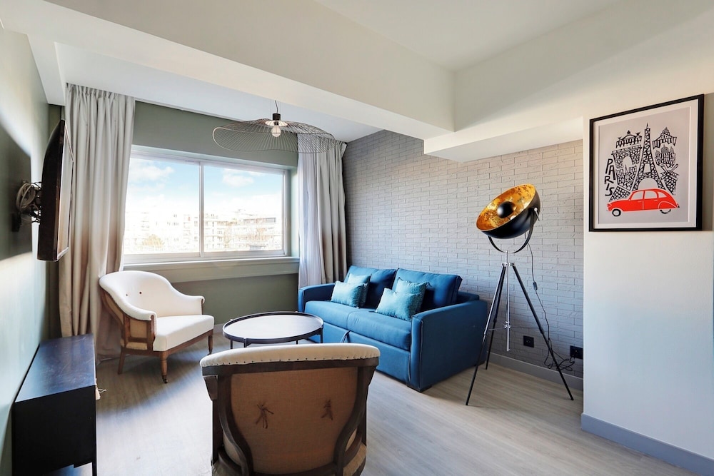 North Paris Suite