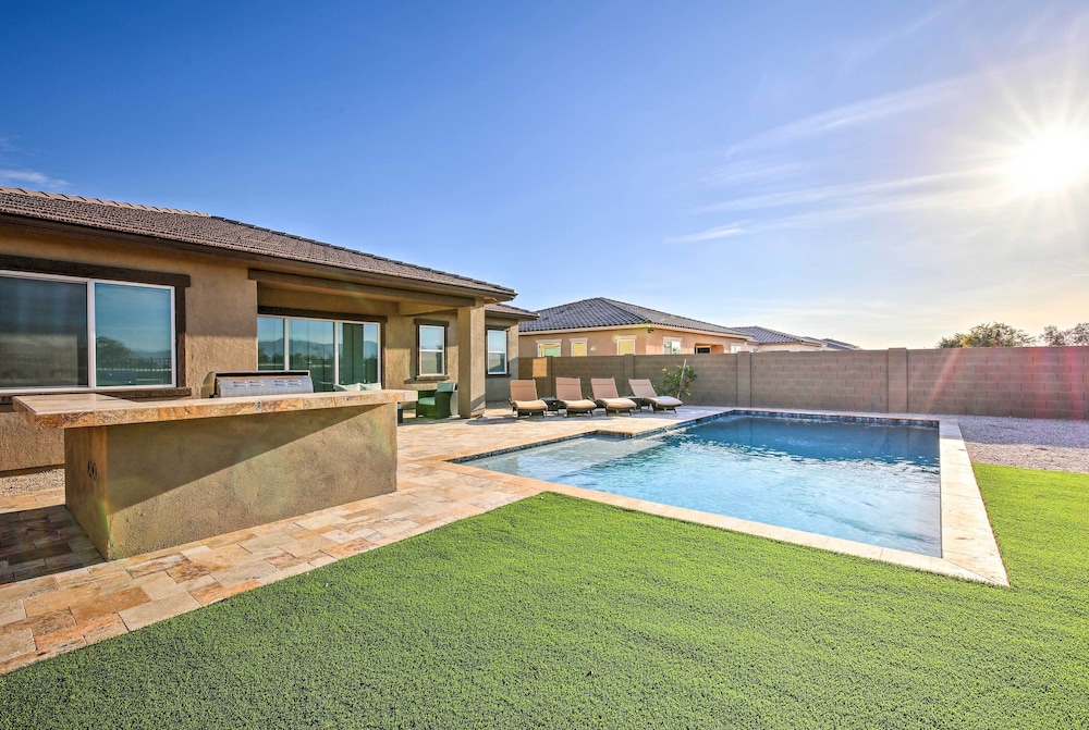 Gorgeous Litchfield Oasis ~ 6 Mi to Luke AFB
