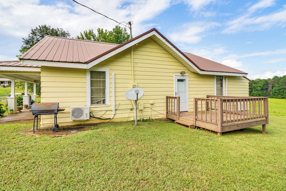 BBQ Ready: Delta Country Home on 30 Acres