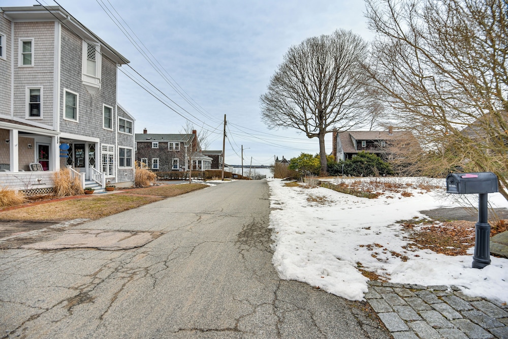 Walk to Beach: Jamestown Home w/ Bridge Views!