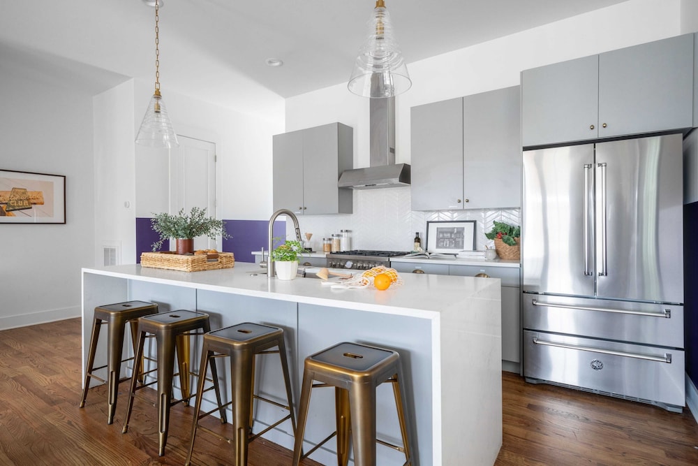 Sleeps 36 3 Homes, Minutes to Downtown+broadway 12bdr Group Getaway in Nash!