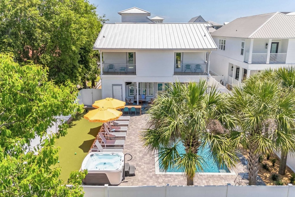 Villa Near Beach w/ Pool & Outdoor Dining Bohemian Beach Retreat by Avantstay