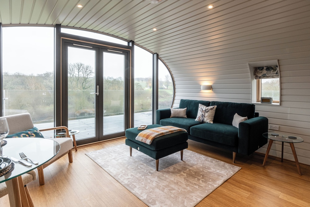Unique 1 BD Eco-Retreat in Old Chalford