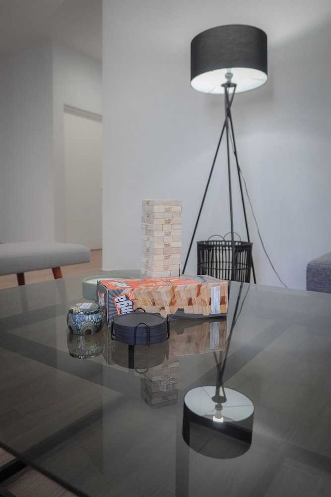 Modern Flat with 2 Bedrooms Near sea