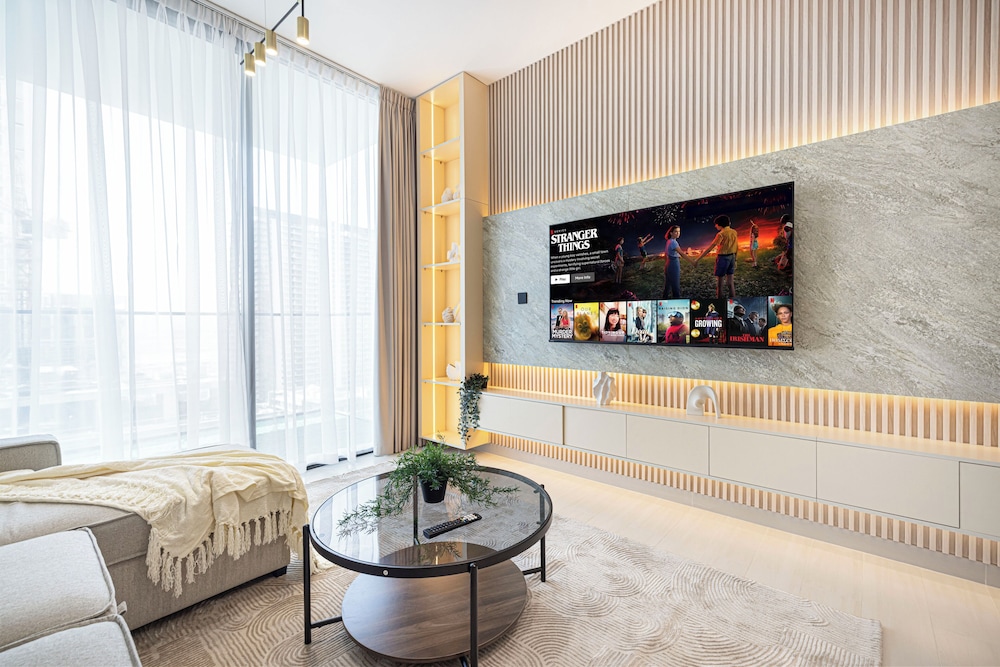 Binghatti Suites by Hostiva - City View