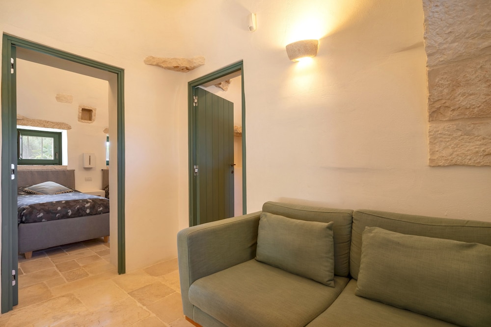 Trulli Pietra Rossa With Pool by Wonderful Italy