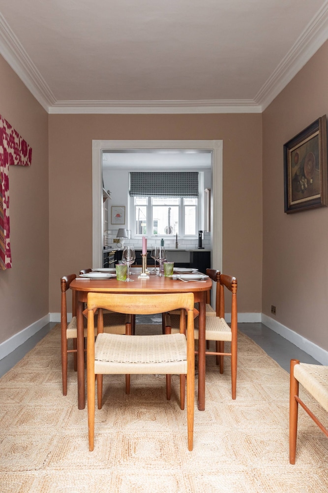 Alderney Street V by Onefinestay