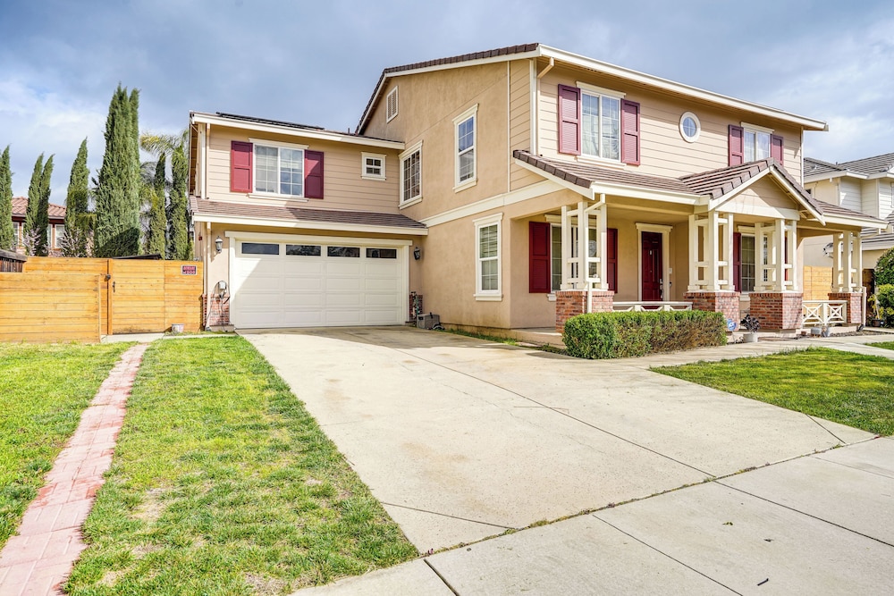 Pool & Hot Tub Access: Brentwood Getaway!
