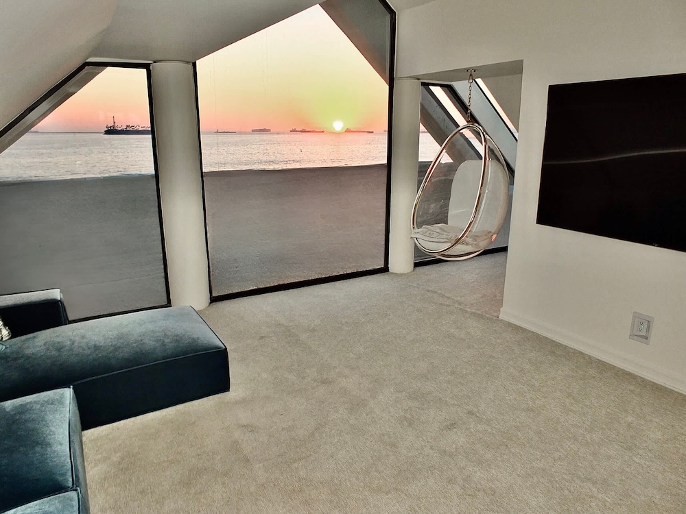 Beachfront Estate - LB Peninsula