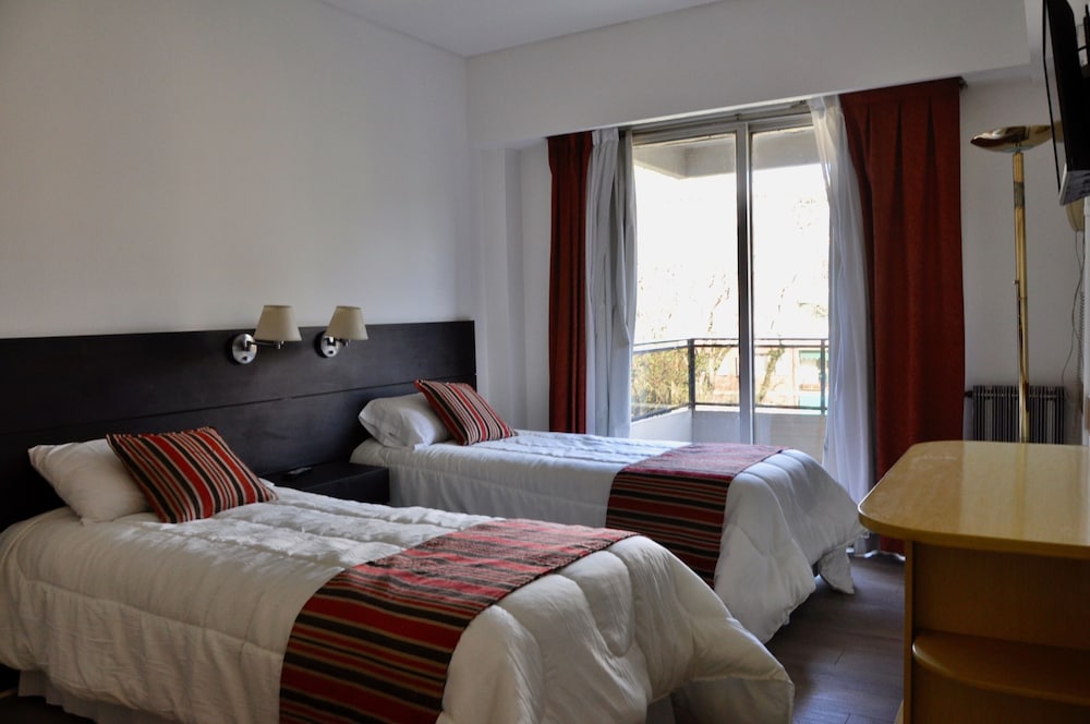 Golf Tower Suites & Apartments - Image 4