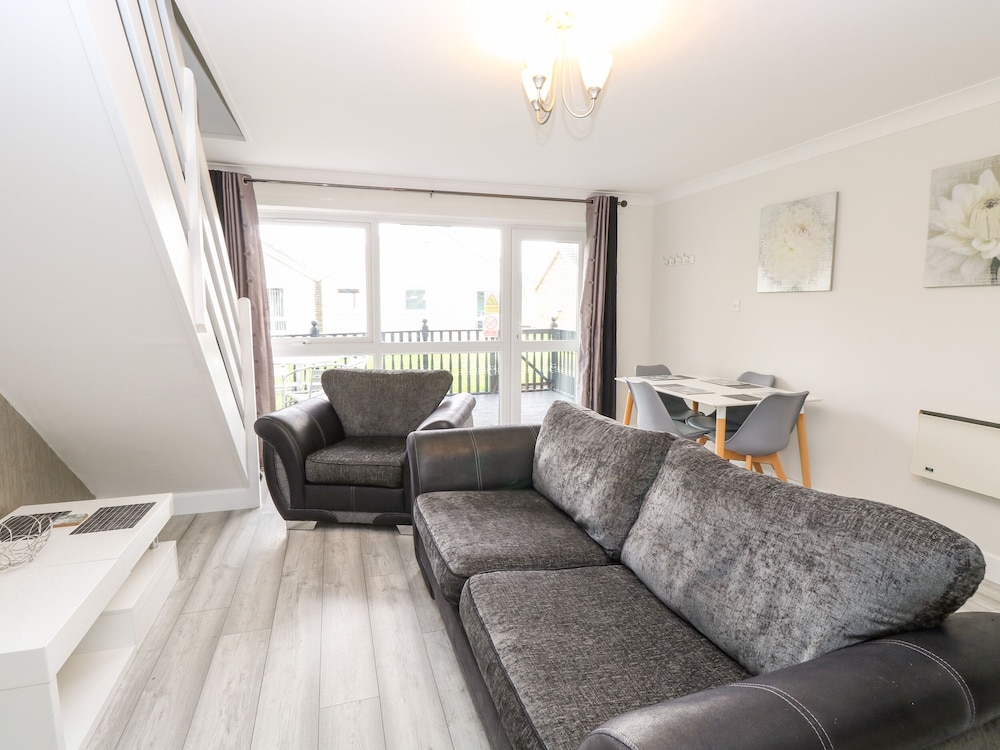 91 Waterside Park