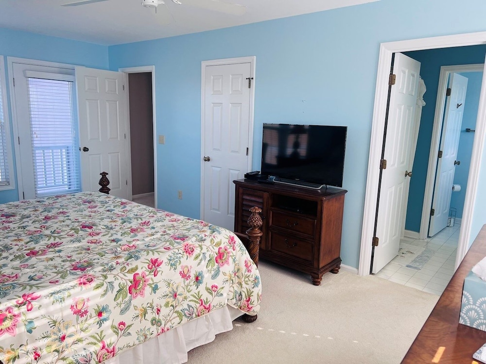 Victoria - 3 Br Home