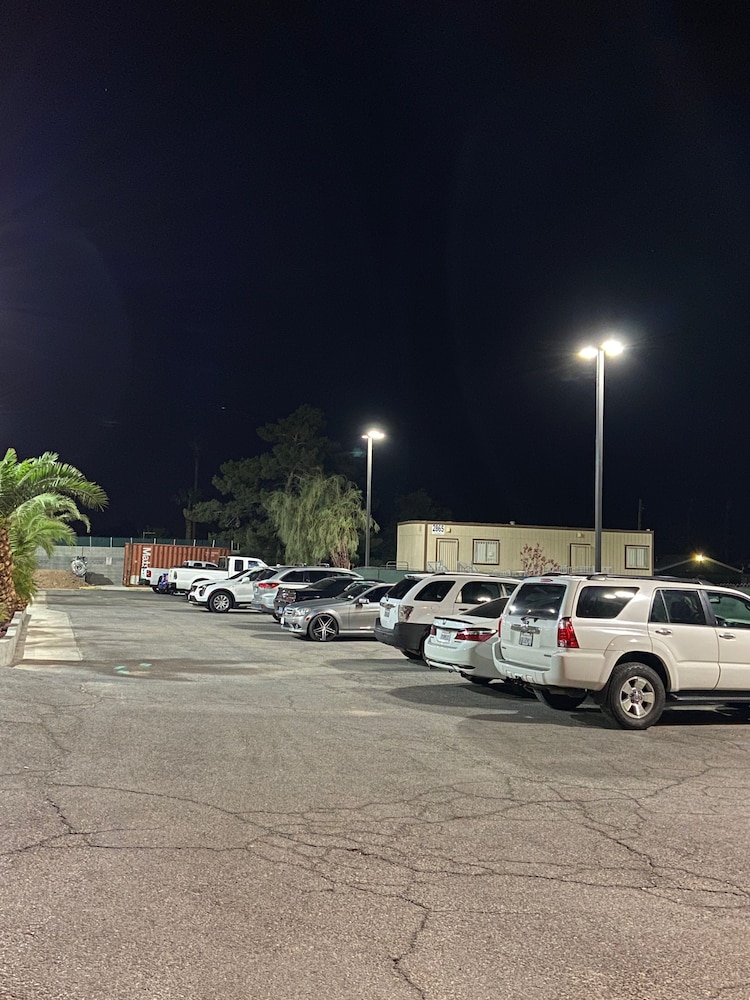 Crown Motel