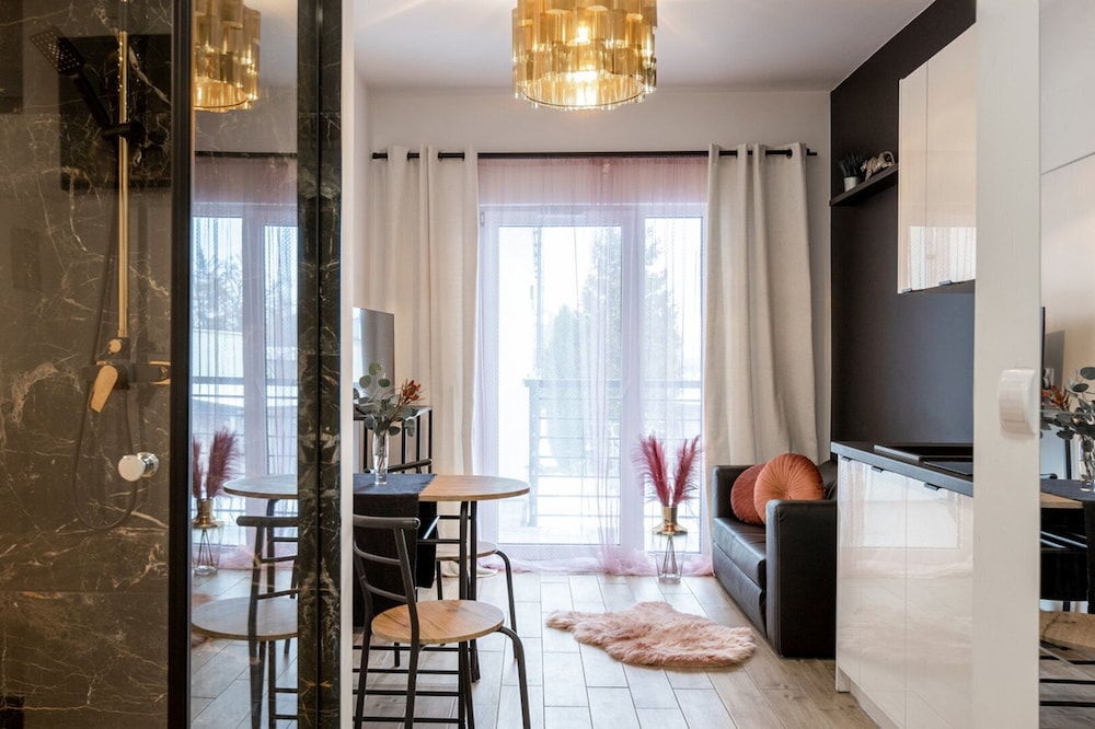 Adler Apartments