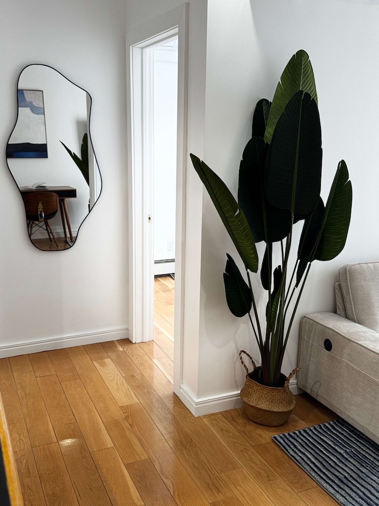 Spacious Brand new Fully Furnished 2-bedroom in Prime Murray Hill Move-in Ready