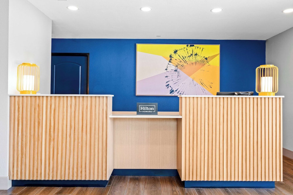 Modesto Vacations - Spark by Hilton Modesto - Property Image 28