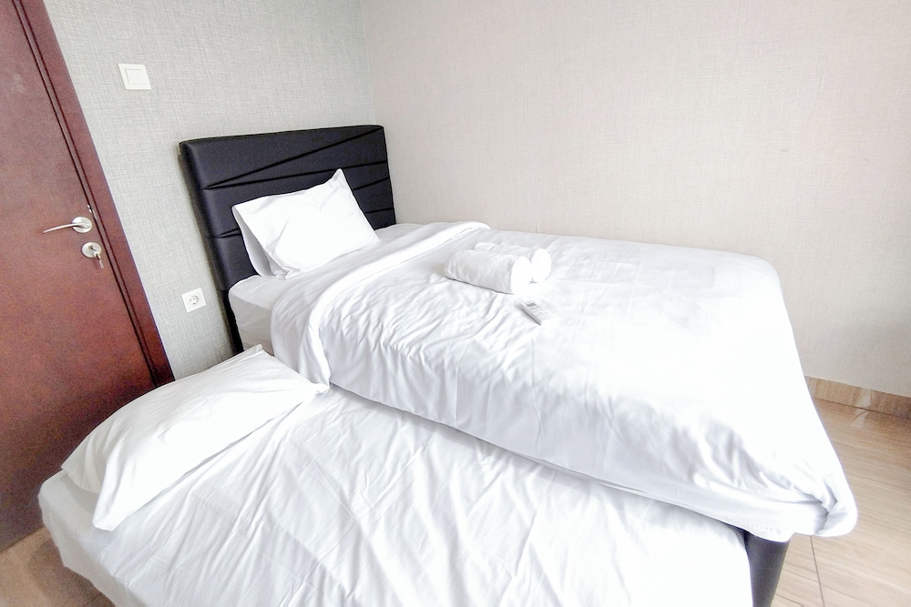 Spacious 2Br With Extra Room At Grand Sungkono Lagoon Apartment