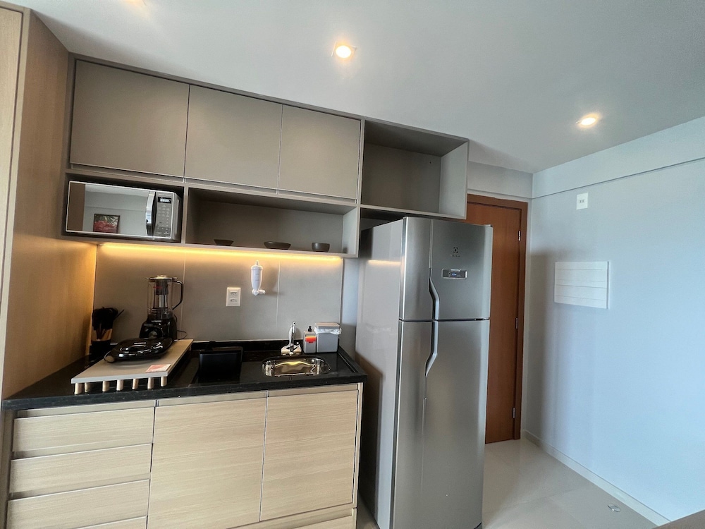 Stay Just Steps From Itapua Beach, With Pool and gym - RGF