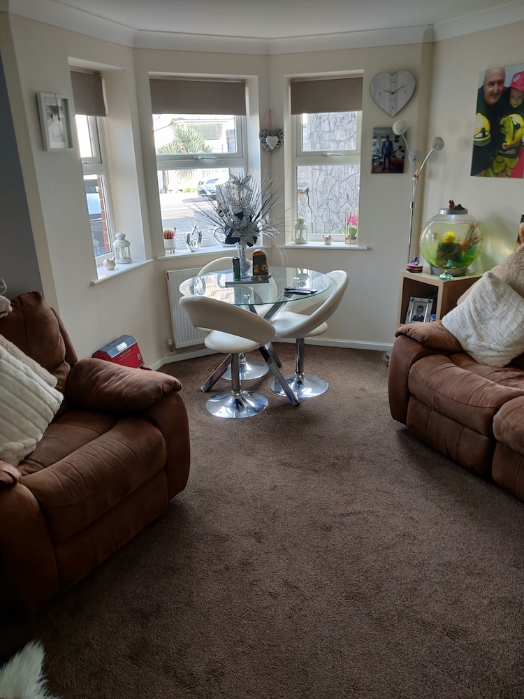 Captivating 1-bed Apartment in Bournemouth view 5