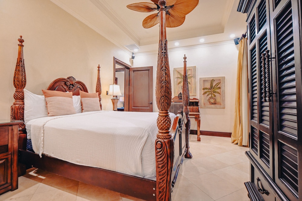 CR Luxury Casa Zafiro 7 Bdrm