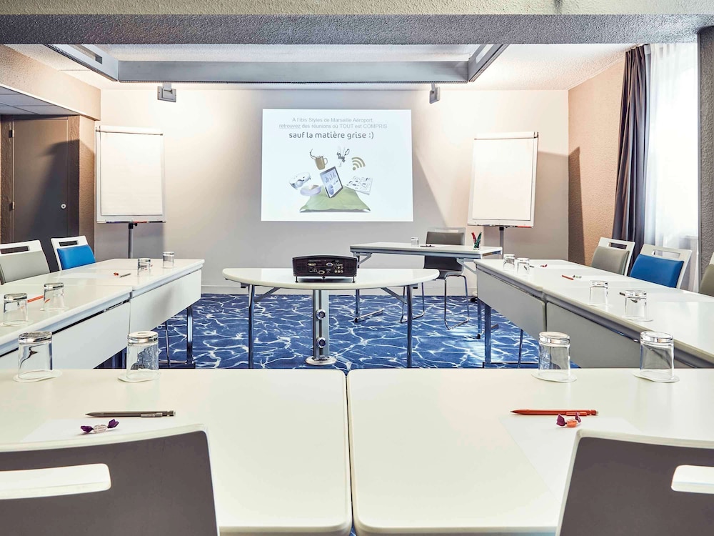 Vitrolles Vacations - ibis Styles Marseille Provence Aeroport - Property Image 10