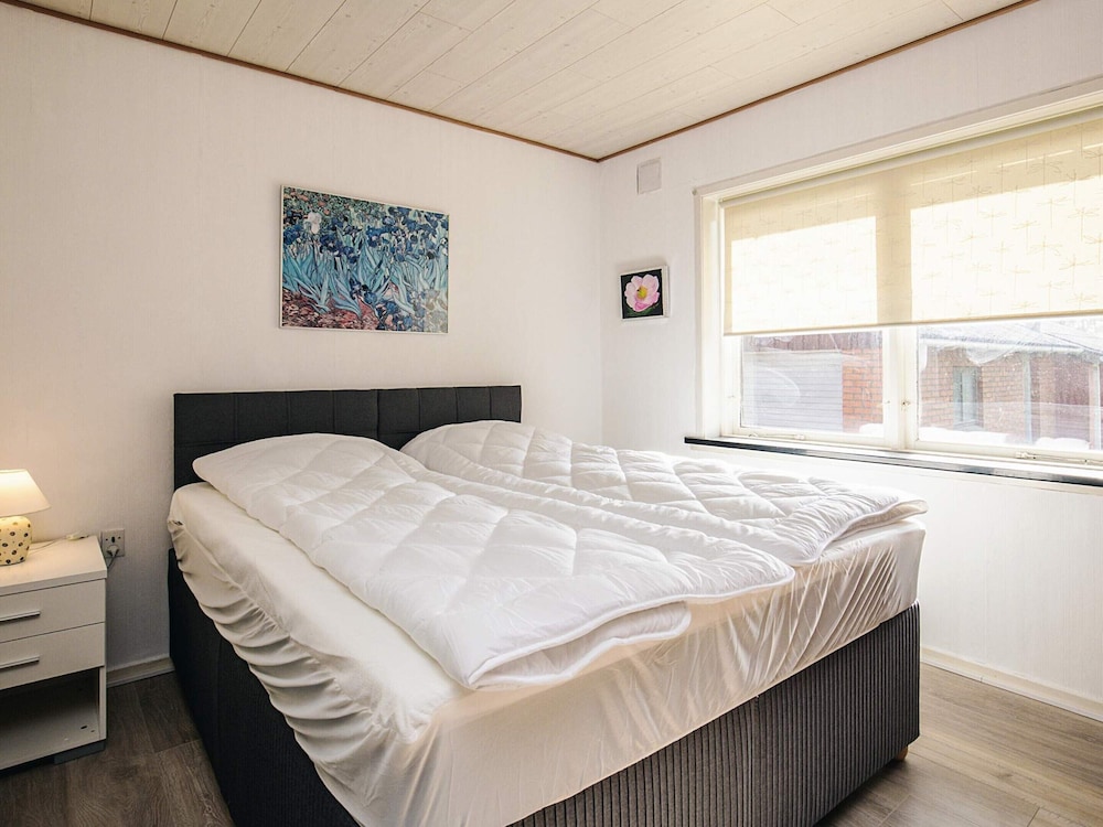 6 Person Holiday Home in Hals