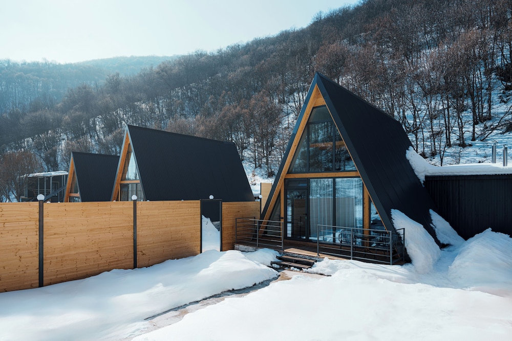 Ari Home Aghveran