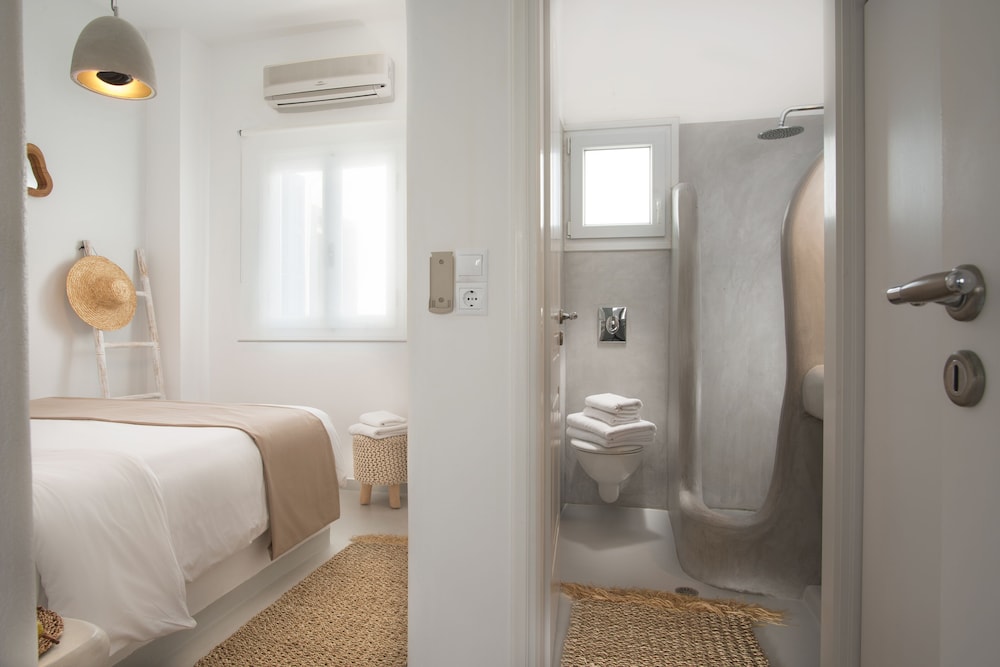 Perla Suites - Delmar Collection