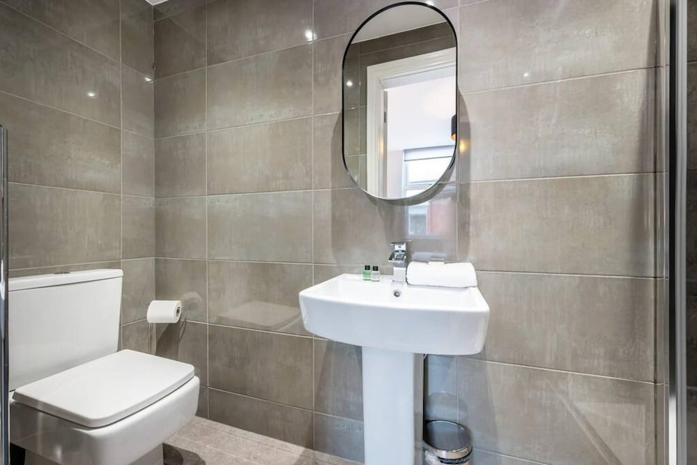 Host Apartments The Kensington Townhouse