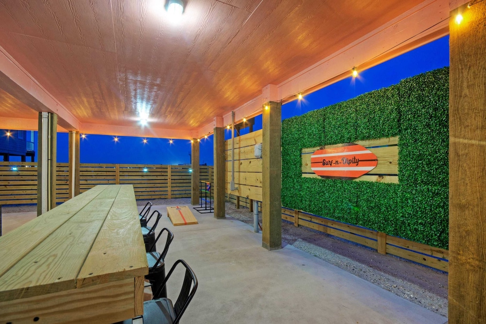 Sleeps 21, 2 Homes Private Pool, Patio Lounge w/ Fire Pit, Bar, TV, & Games