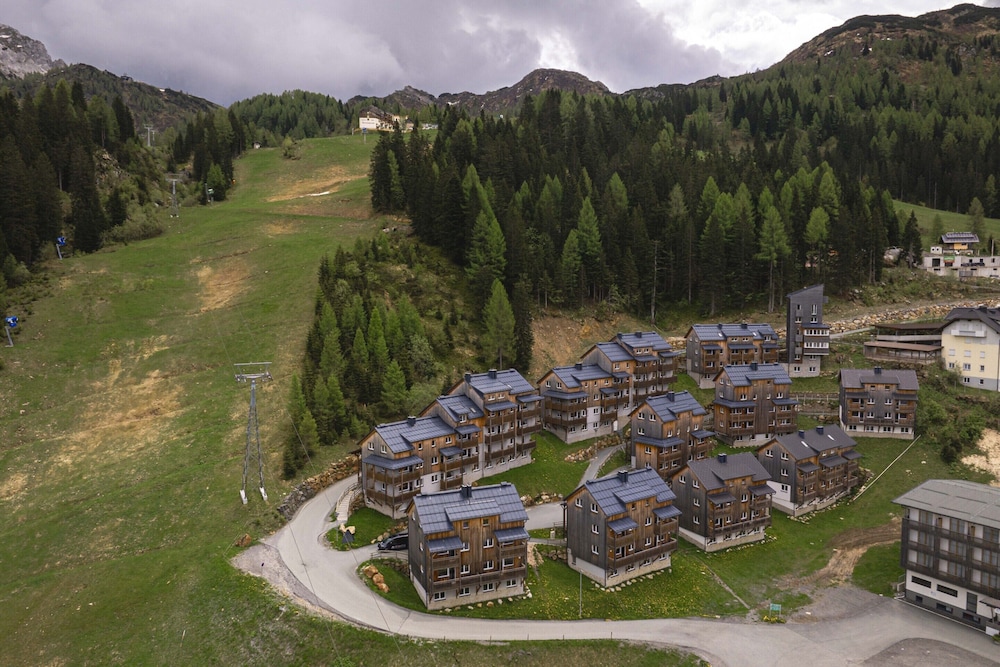 Spacious Chalet Near ski Area