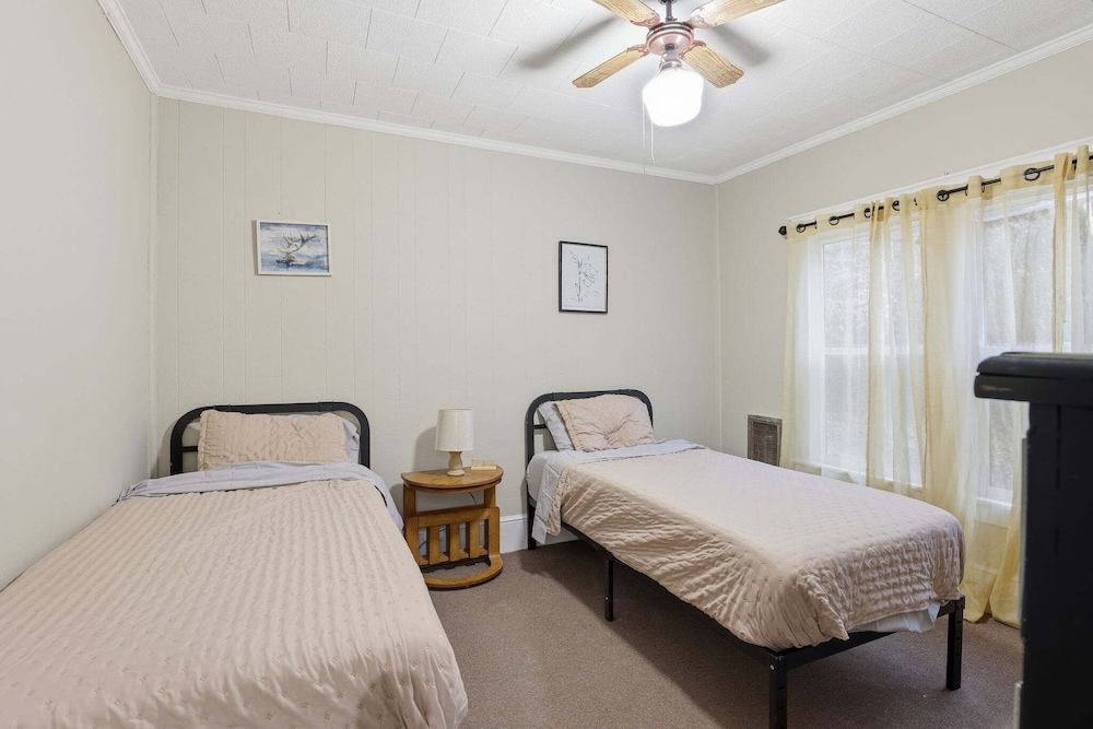 Cozy Matewan Trail Stay 3 Bedroom Home