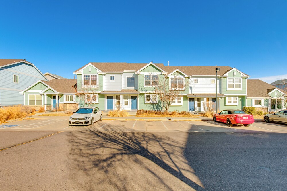 16 Mi to Dtwn Denver: Cozy Townhome w/ Patio!