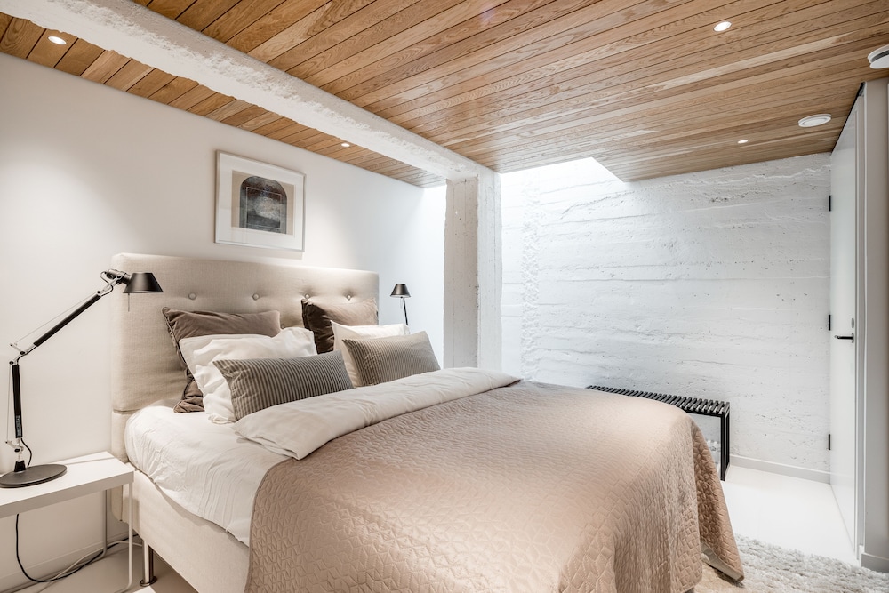 Scandinavian Townhouse with sauna view 4