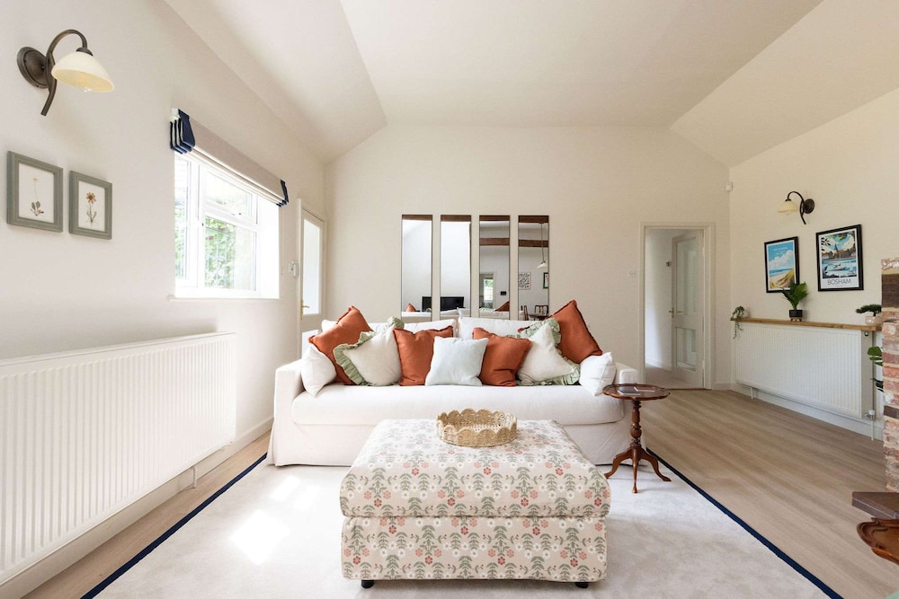 Homely Cottage for 6 Near Chichester Goodwood