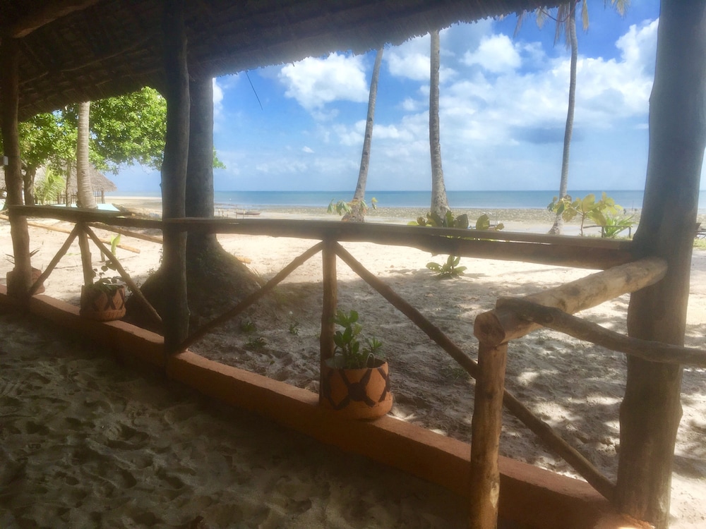 Afro Beach Bungalows