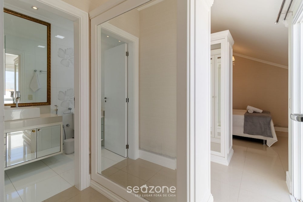 Apartment w/ Barbecue 160m From the Beach Rgl0304