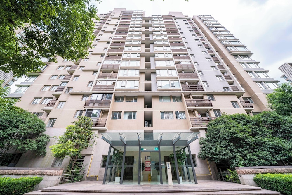 Tyms Family 1BR 1BA Apt Xujiahui
