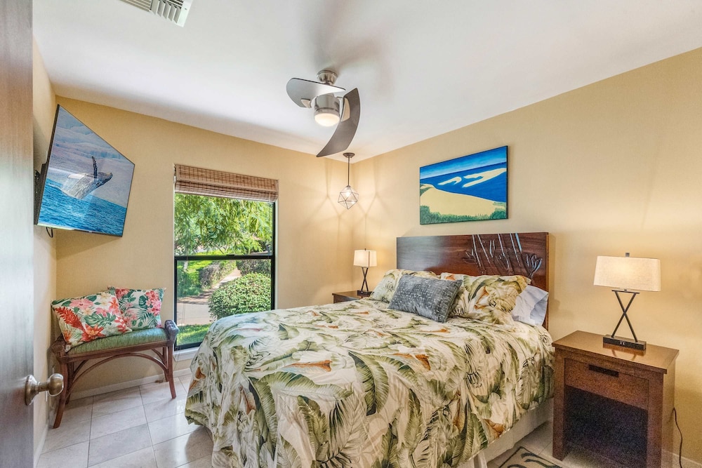 Ocean View Kaanapali Condo w 2 Lanais Loft AC Pool Walk to Beach