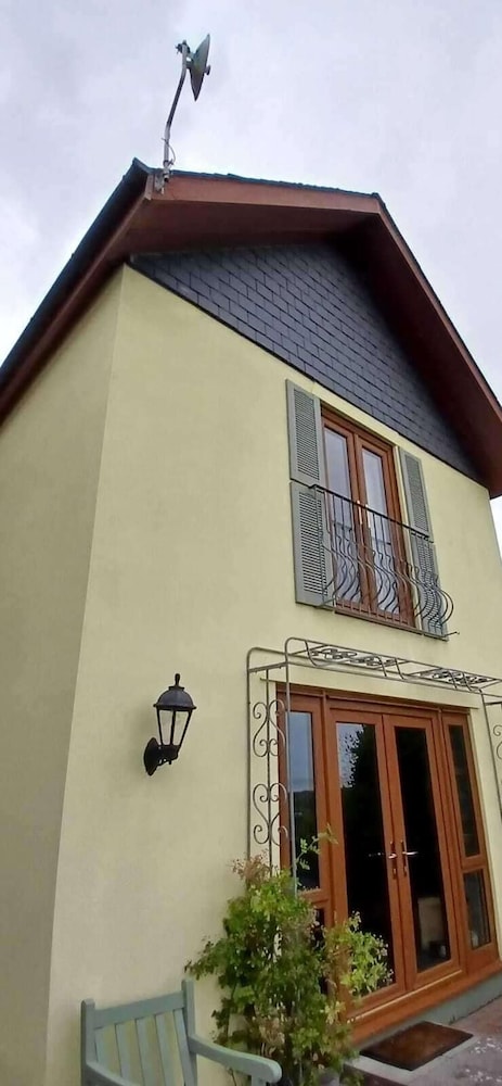 Bayview Cottage Escape in Pendine